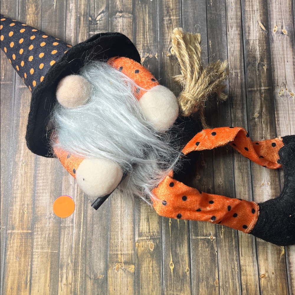 5for$10 Halloween Home Decor Small Spooky Witch Gnome With Broom NWOT